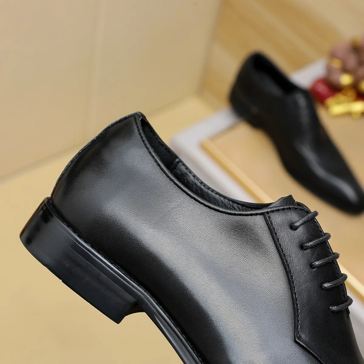 Men's shoes 💰580 💰 Louis Vuitton LV ® Autumn and Winter 🆕 models 🔛Full shoe counter First layer cowhide, 🐂Leather lined casual shoes for men, super soft outsole, essential for driving. Counter synchronization Original first layer cowhide Completely 1:1 mold customization 🌹Top version, 2 colors optional! Number: 38-45 (37.46. Customized)